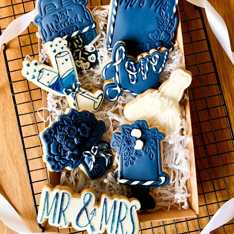 Wedding Cake with Flowers Cookie Cutter and Stamp
