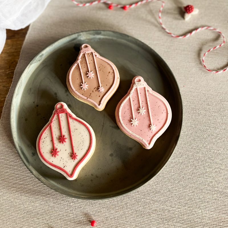 Teardrop Bauble Christmas Cookie Cutter and Embosser