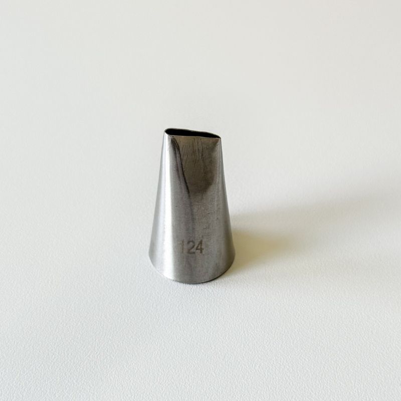 LissieLou 124 Petal Piping Nozzle – For Florals, Ruffles and Elegant Finishes
