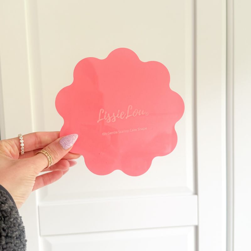Gentle Scallop Cake Shape – Reusable Template for Perfectly Shaped Cakes