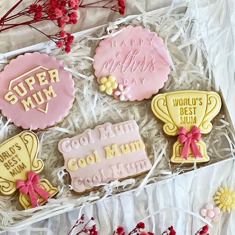 Trophy with World's Best Mum Mother's Day Cookie Cutter and Embosser