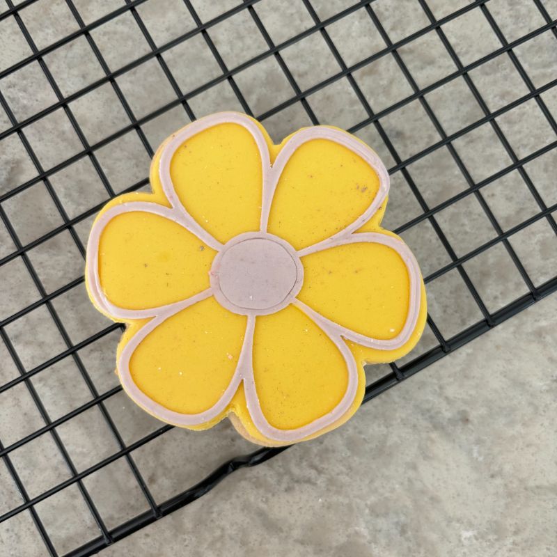 Simple Flower Outline Floral Cookie Cutter and Embosser