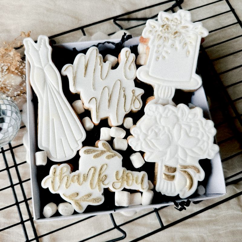 Wedding Cake with Flowers Cookie Cutter and Stamp