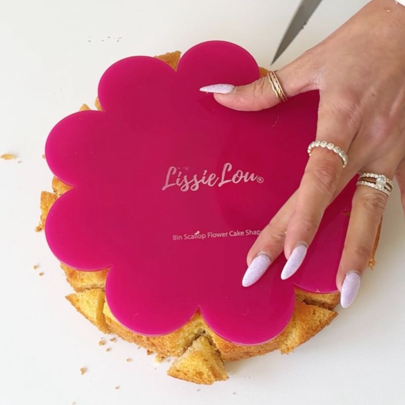 Flower Scallop Cake Shape – Reusable Template for Perfectly Shaped Cakes