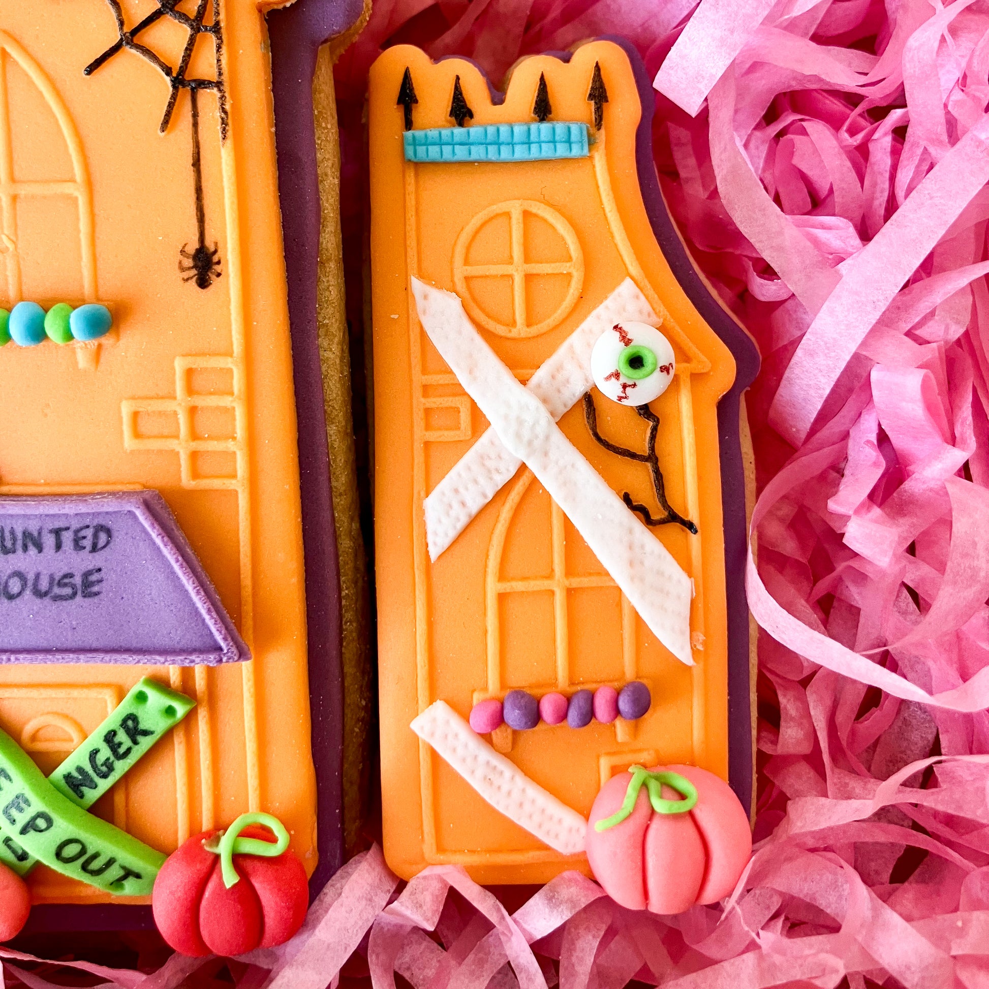 Puzzle Halloween House with Bat Cookie Cutter and Embosser