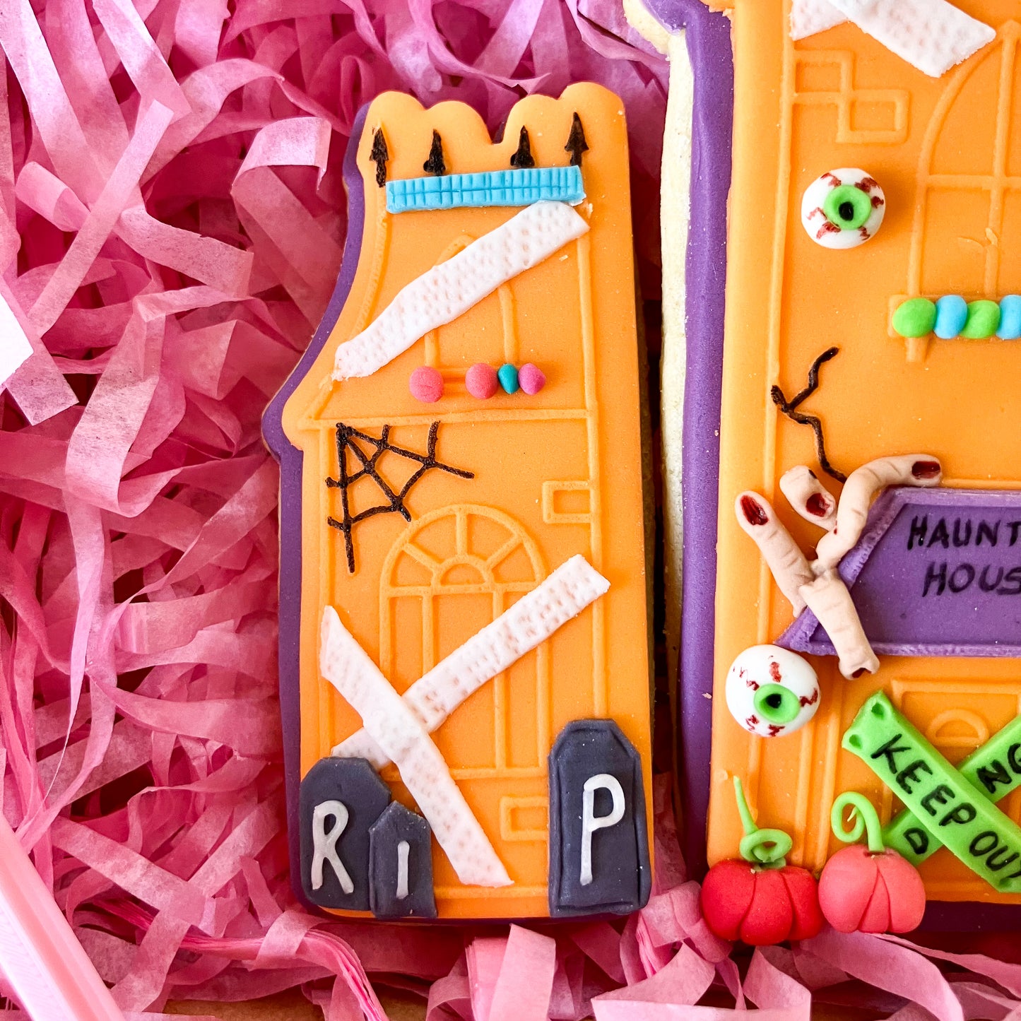 Puzzle Halloween House with Bat Cookie Cutter and Embosser