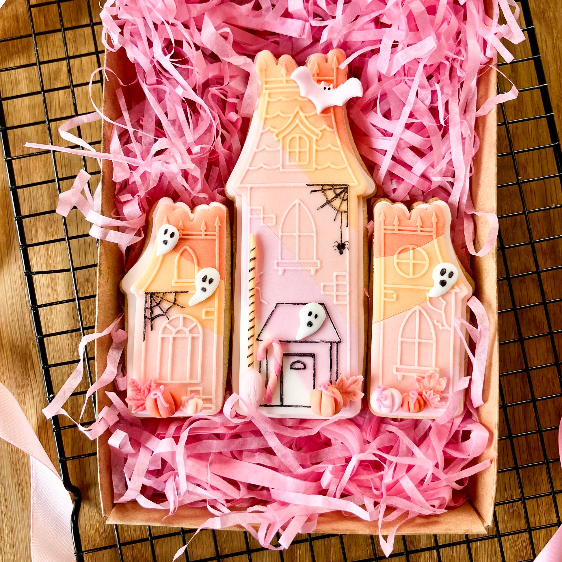 Puzzle Halloween House with Bat Cookie Cutter and Embosser