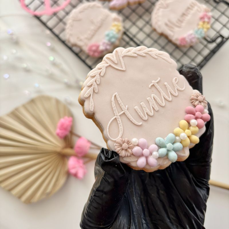 Auntie with Heart and Vine Border Mother's Day Cookie Cutter and Embosser
