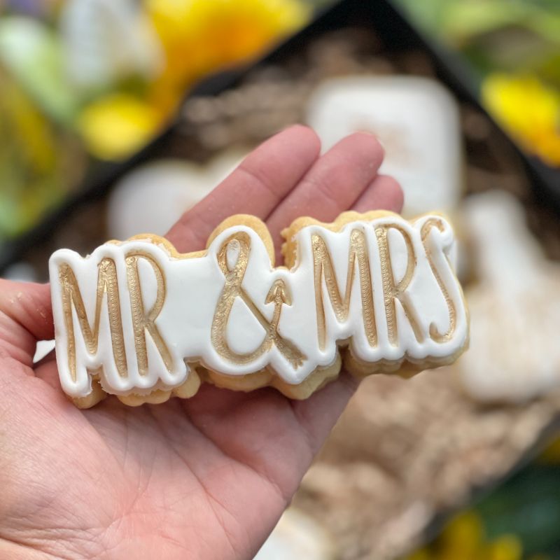 Mr & Mrs in a Line with Arrow Wedding Cookie Cutter and Stamp