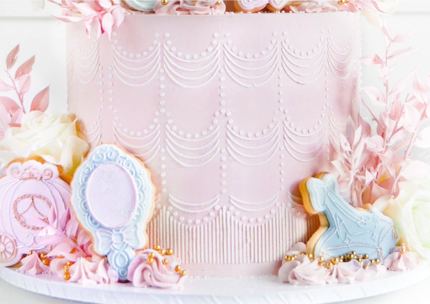 Modern Lambeth Cakes Cake Stencil by Chell Bells - Full Size Design