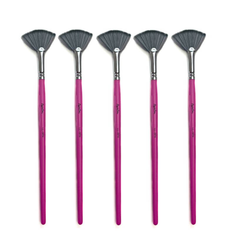LissieLou Fan Size 8 Paint Brush