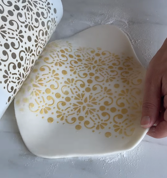 Stencilling onto Fondant