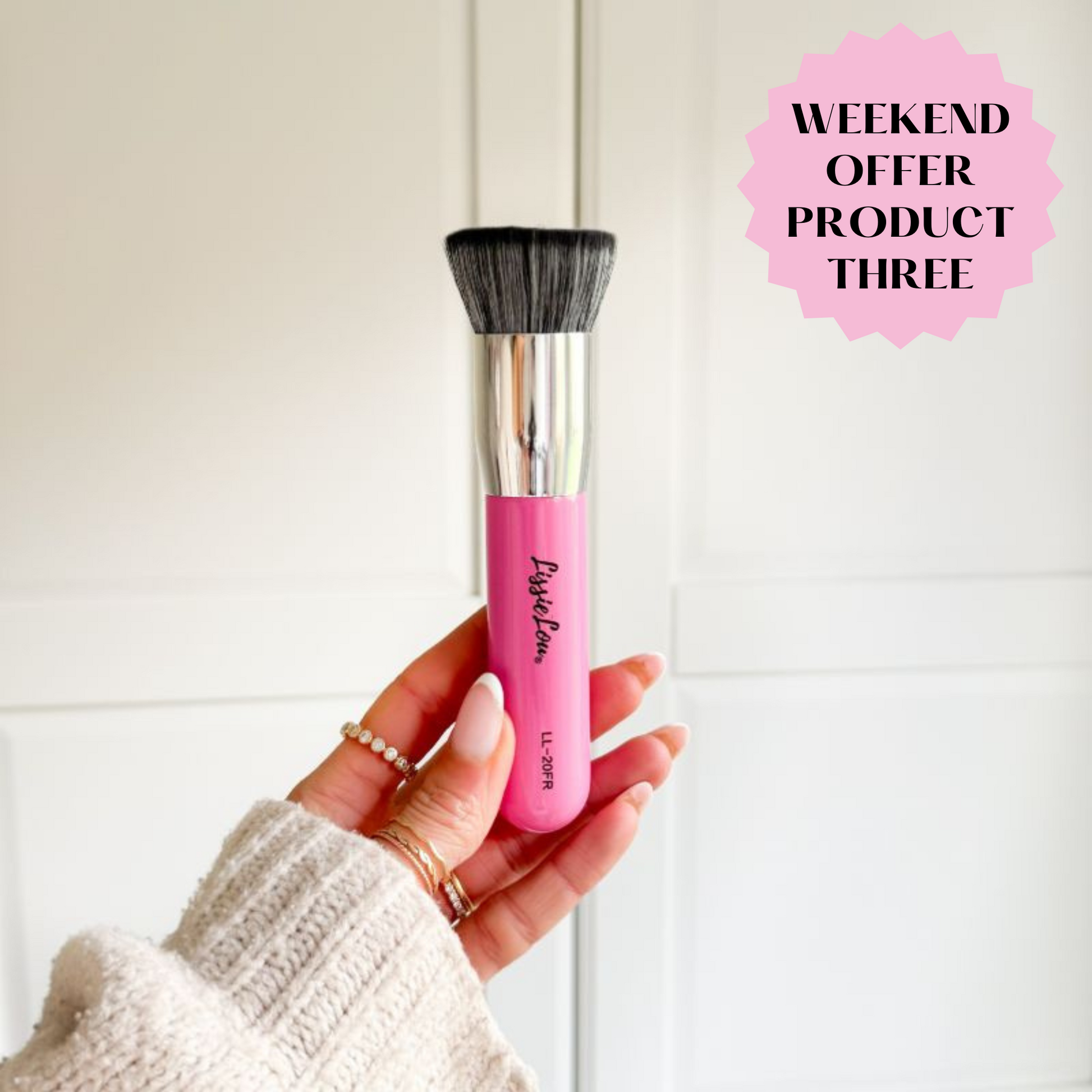 PINK WEEKEND OFFER PRODUCT 3: LissieLou Flat Rounded Dusting Paint Brush Size 20