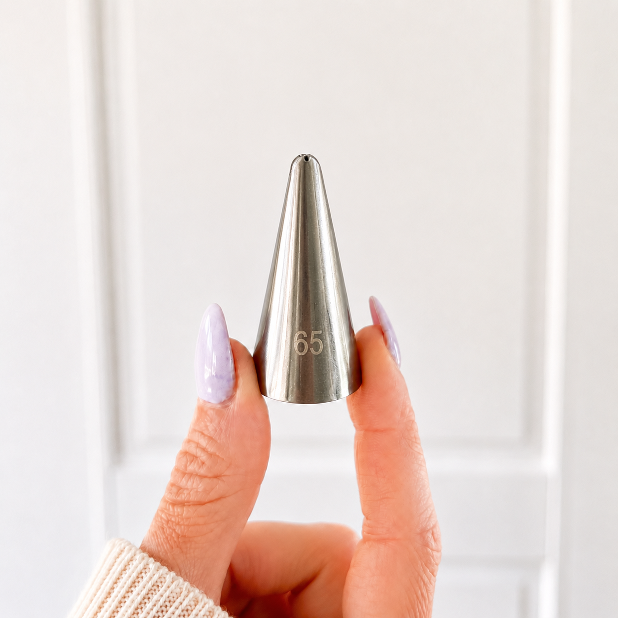 LissieLou Leaf Tip 65 Piping Nozzle – Ruffled Leaves, Frills & Floral Texture