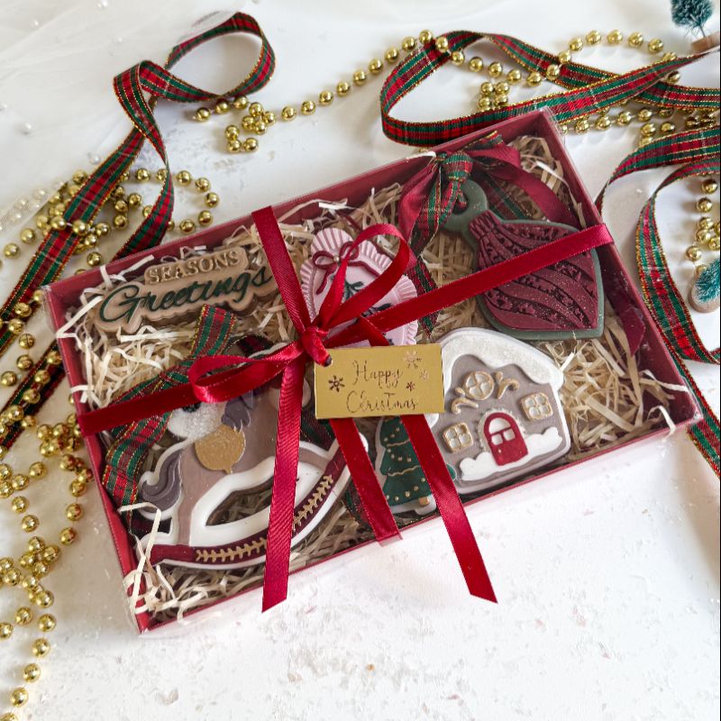 Red Cookie Boxes with Clear Lid - 240mm x 155mm x 30mm