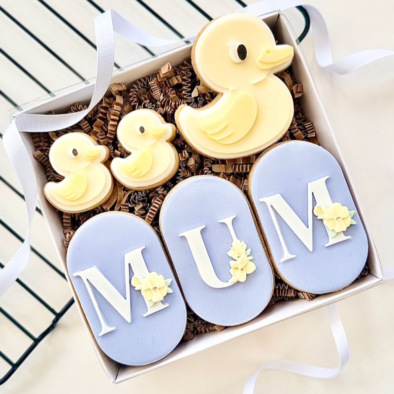 MUM Floral Oval 3D Cookie Stamp and Cutter Set- suitable for two tone effect