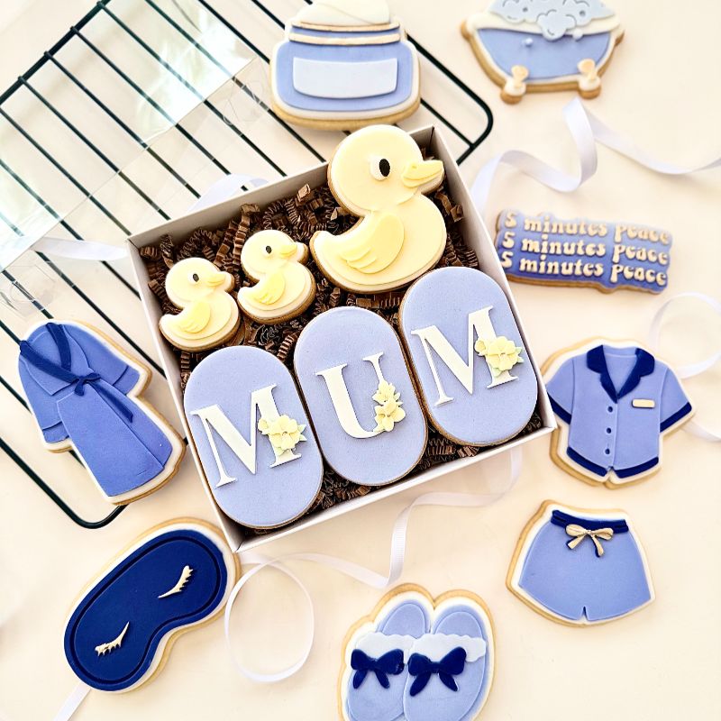 MUM Floral Oval 3D Cookie Stamp and Cutter Set- suitable for two tone effect