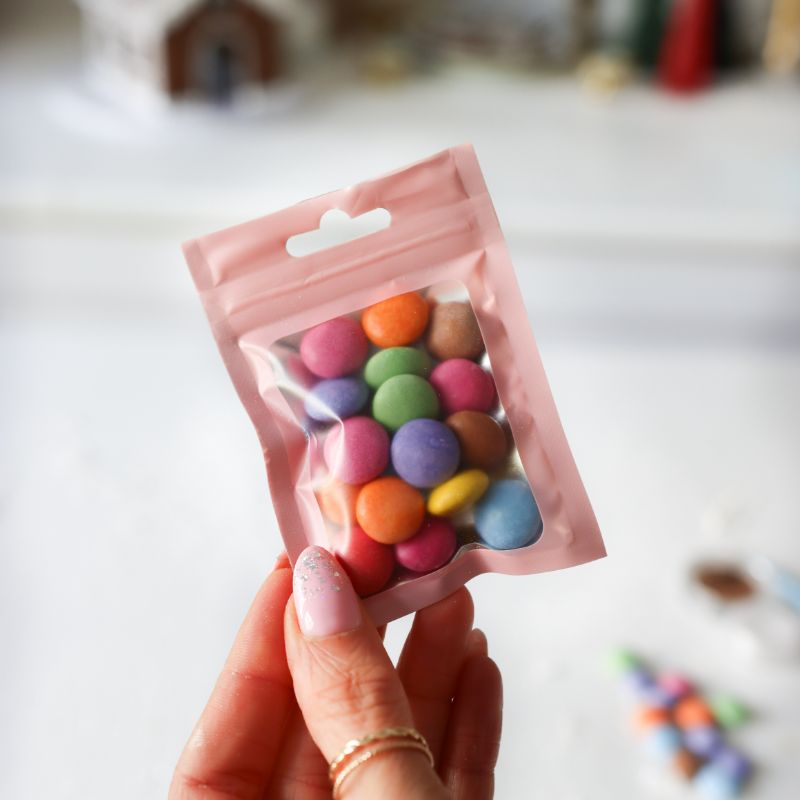 Make Your Own Deluxe Gingerbread House Biscuit Baking and Decorating Kit