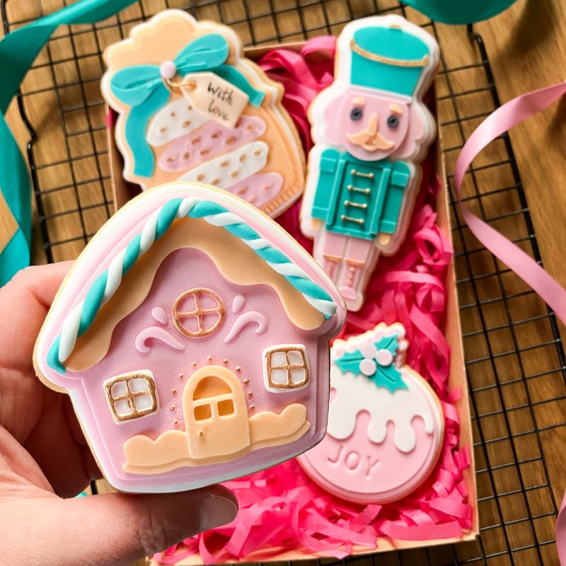 Mrs Claus’ Gingerbread House 3D Cookie Stamp and Cutter - suitable for two tone effect