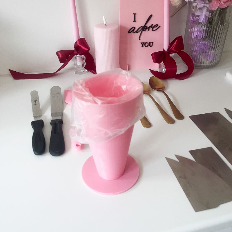 LissieLou Piping Bag Holder