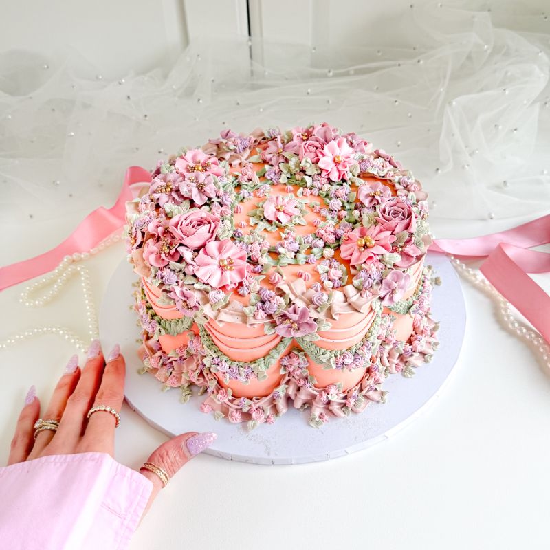 Scallop Flower Cake Shape – Reusable Template for Perfectly Shaped Cakes