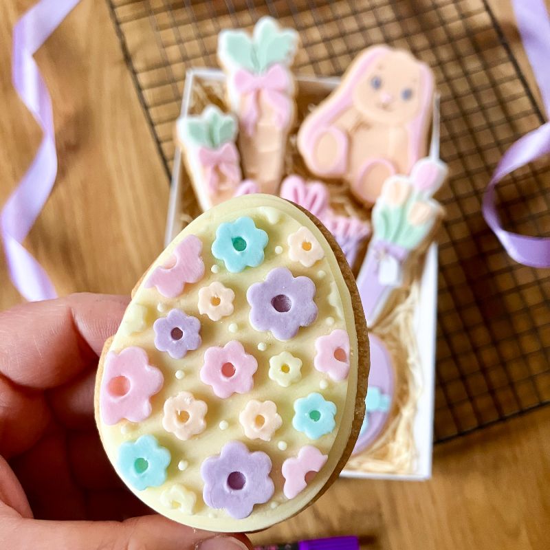 Easter Egg with Flowers 3D Cookie Stamp and Cutter - suitable for two tone effect