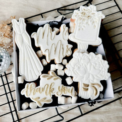 Wedding Cake with Flowers Cookie Cutter and Stamp