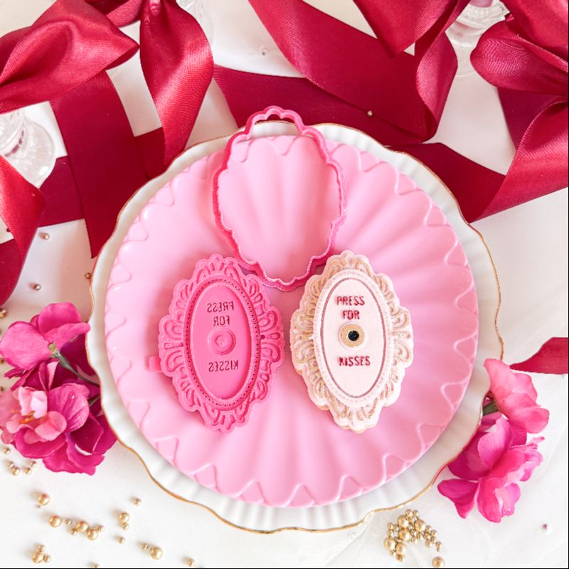Press for Kisses Valentine's 3D Cookie Stamp and Cutter - suitable for two tone effect