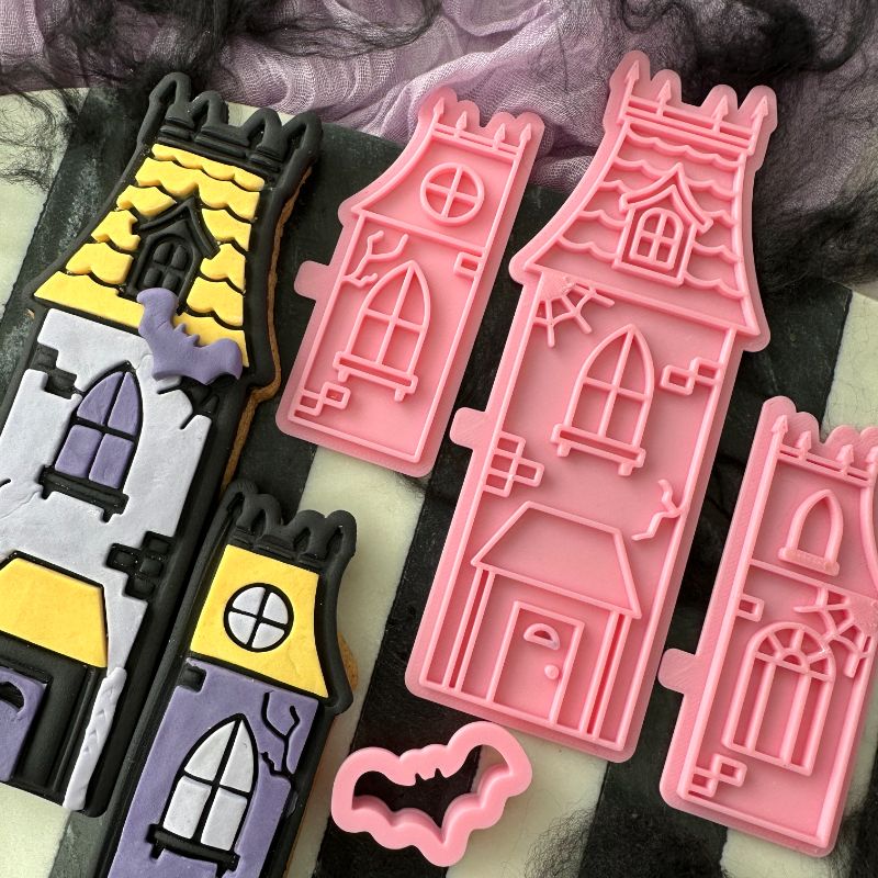 Puzzle Halloween House with Bat Cookie Cutter and Stamp