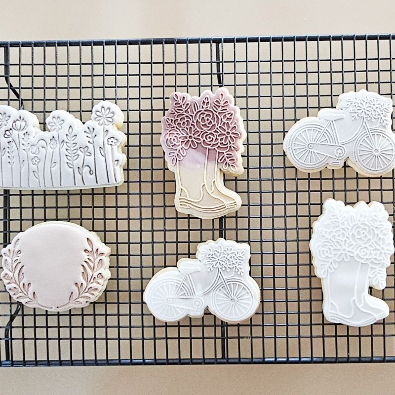 Leaf Border Floral Cookie Cutter and Stamp