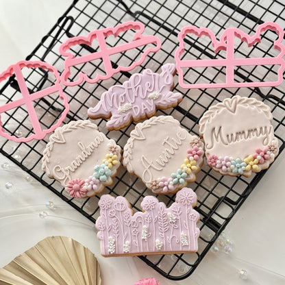Auntie with Heart and Vine Border Mother's Day Cookie Cutter and Embosser