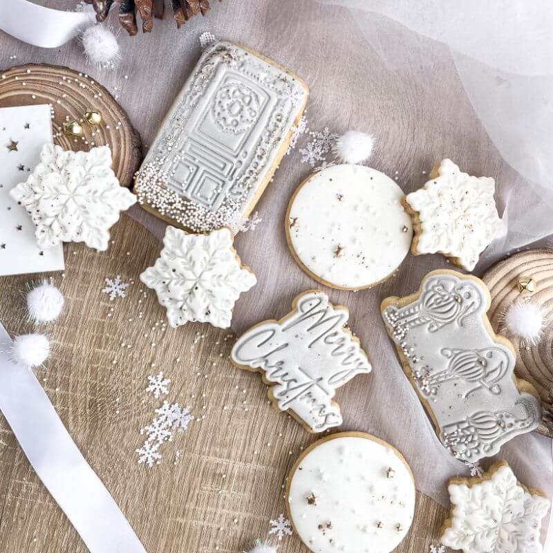 Christmas Door with Wreath Cookie Cutter and Stamp