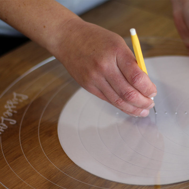 Centre Point Template Cake Board Guide for Dowels in use