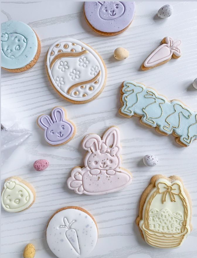 Easter Rabbit with Carrot Cookie Cutter and Stamp