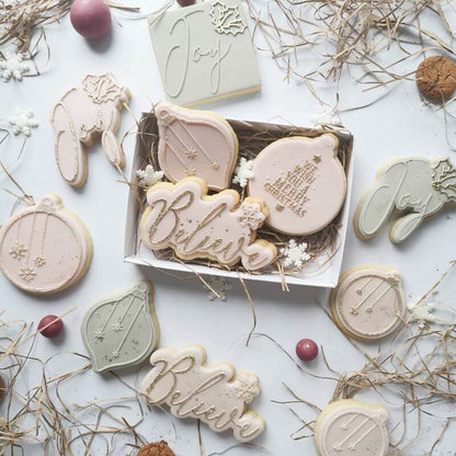 Circle Bauble with Snowflakes Christmas Cookie Cutter and Embosser