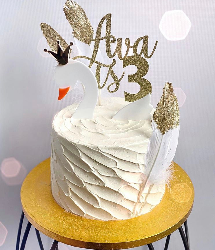 Swan cakes - Decorated Cake by Angela Cassano - CakesDecor