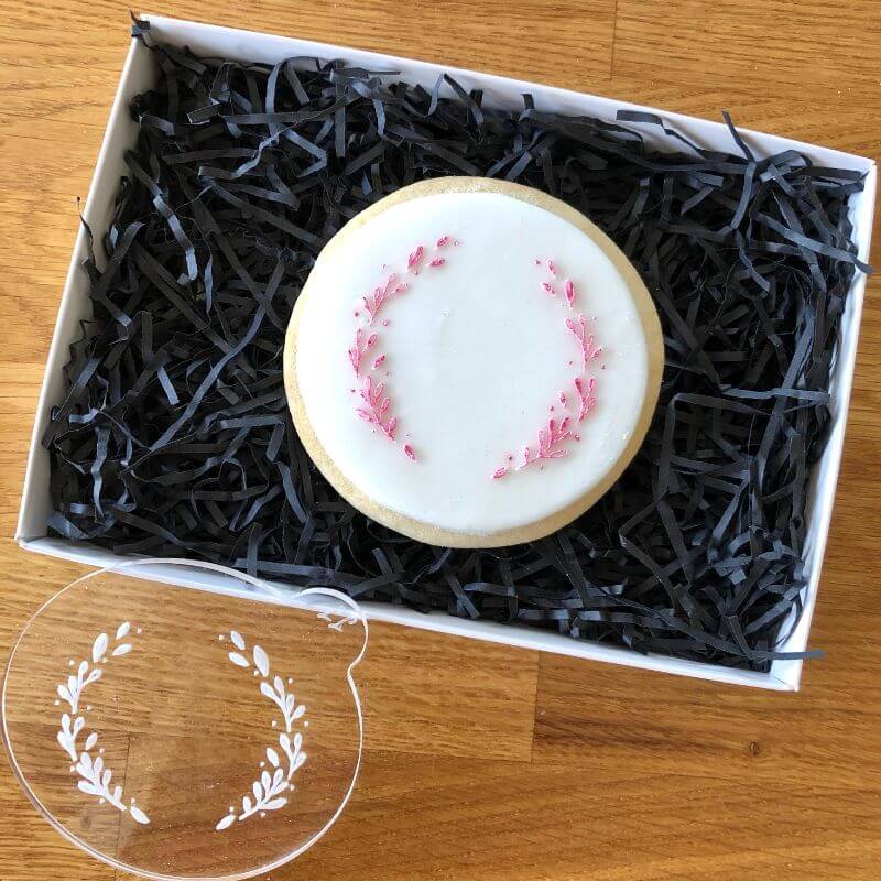 Delicate Wreath Cookie Embosser